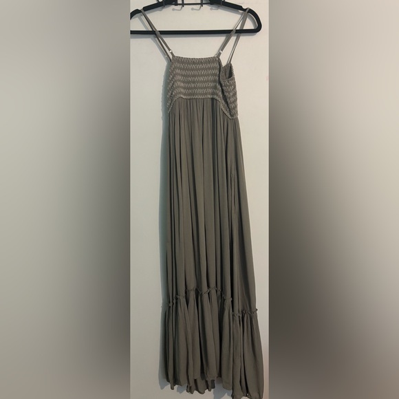 Lovestitch Womens Sz Small Smocked Adjustable Strap Tiered Maxi Dress Sage Green - Picture 2 of 9